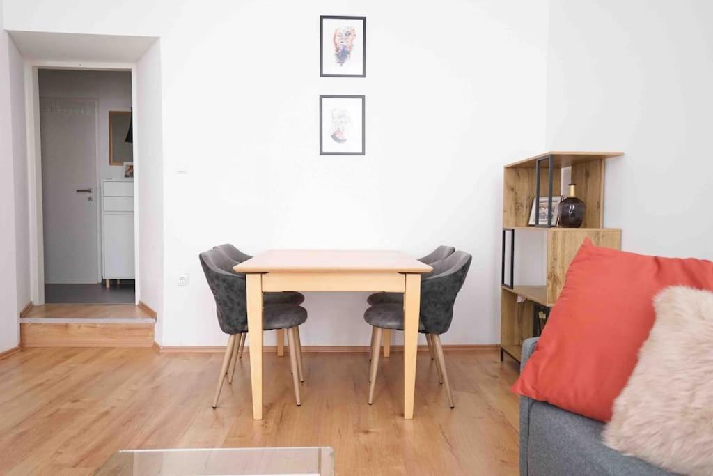 Modern Living In City Center - Fully Equipped Виена Екстериор снимка